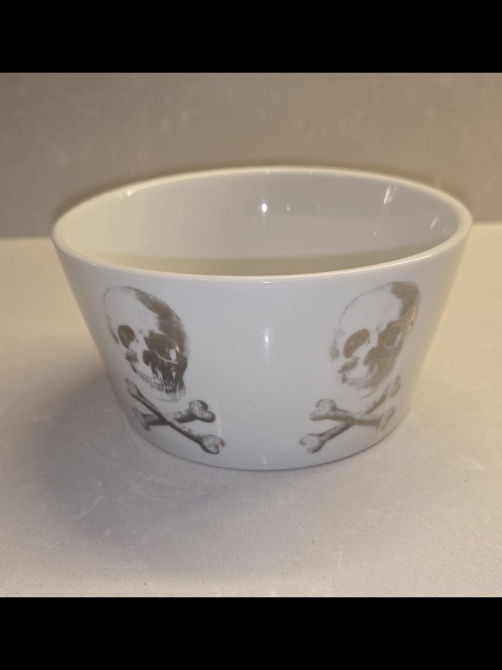 Z Gallerie Christian Audigier Skull Crossbones Bowl Cereal Soup Halloween 5.5”